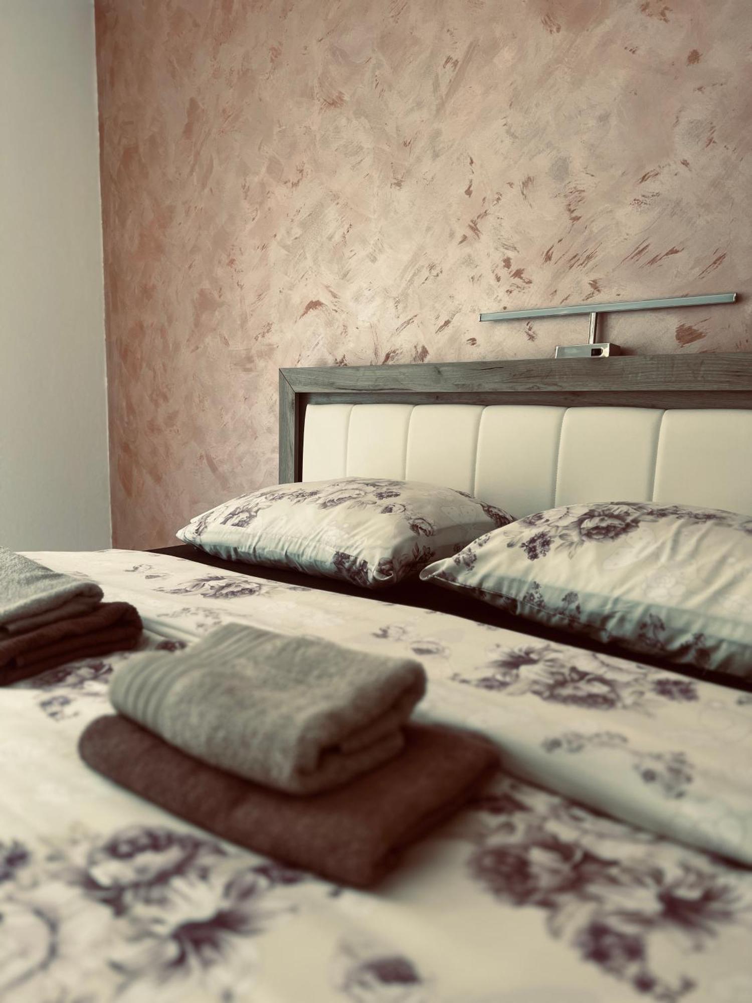 Bed and Breakfast Zeleni Dvor Ribarska Banja Exterior foto